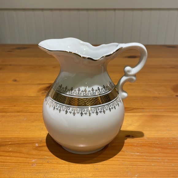 Vintage Andre Richard white w Gold design porcelain mini water pitcher - Picture 8 of 10